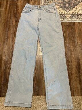 Ettelo Light Wash Wide Leg High Waisted Jeans size 6